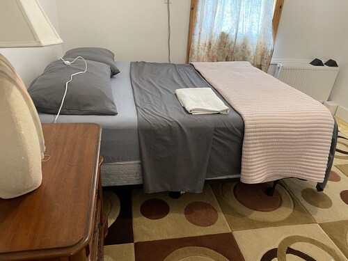 Hudson Valley Newburgh Lrg Apt 3br 2 bth updated