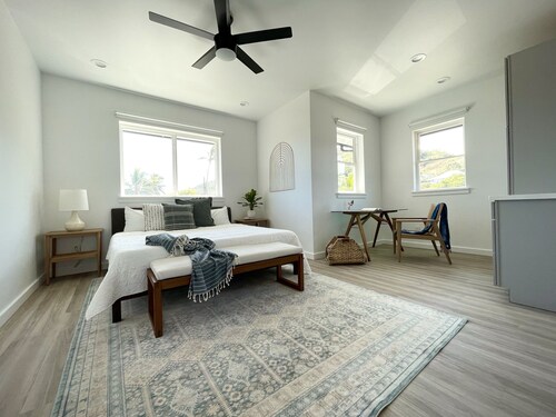 Kolea Landing Modern Beach House w/ Double Master