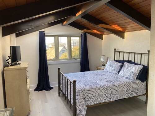 Beautiful chalet cottage by the beach