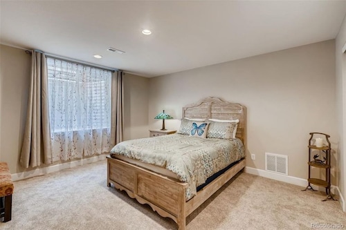 Spectacular 3 bedroom, 3 bath home close to I-25, shopping, dining, golf