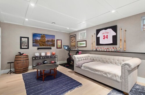 Luxurious Private Hamptons Retreat!
