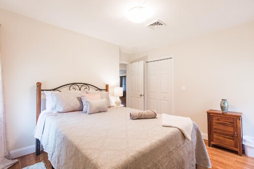Ridge View House: Cute Getaway w/ Firepit & Grill, Near Minnewaska & New Paltz