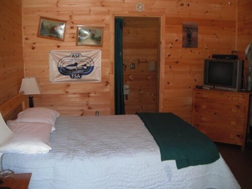 Gourmet Salmon Club Cabin 3