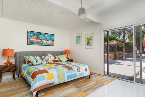 The Retro A Go-Go House Mid Century Alexander