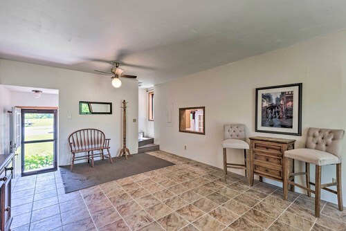 NEW! Riverside Hideout: 3 Mi to Dtwn Cedar Falls!