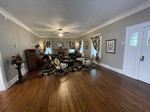 Historic Walnut Street Retreat