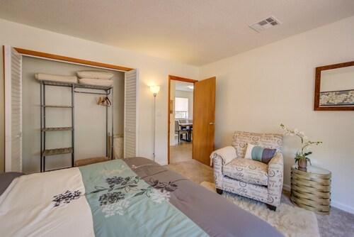 Peaceful Sedona retreat with red rock views, walk to Sedona Golf Resort