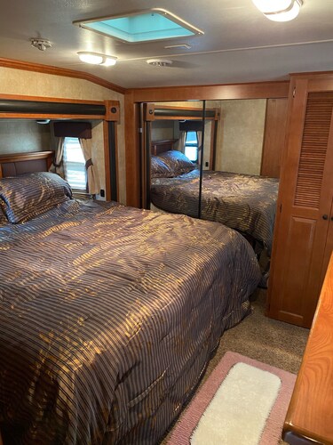 Cozy and quiet !! on the Shuswap !!