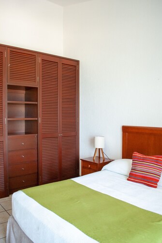 2 Bedroom (3 beds) Beachfront Condo Akumal 301
