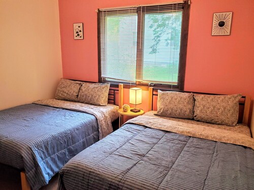*Safety First* + Modern King 3BR + 55" Smart TV + Washer/Dryer + Happy Pets