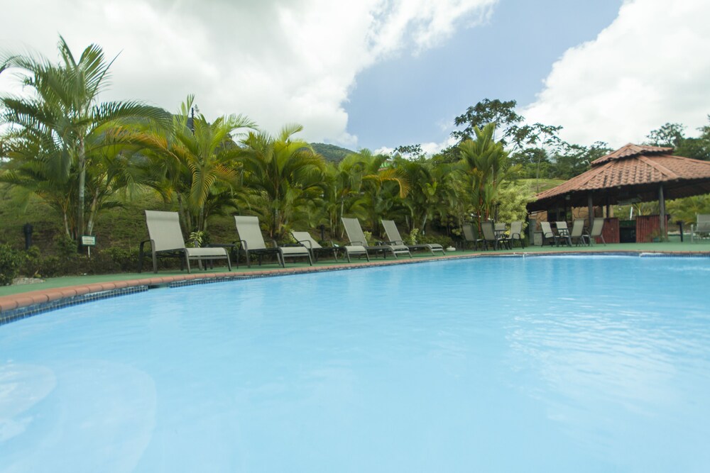 Poolside Bar
