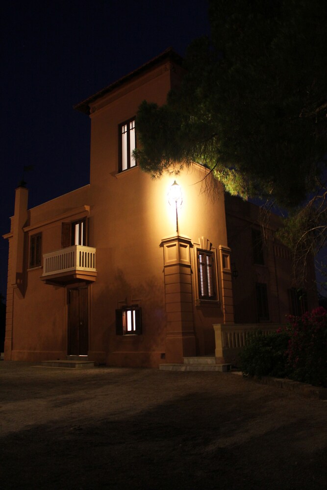 Facciata hotel (sera/notte)