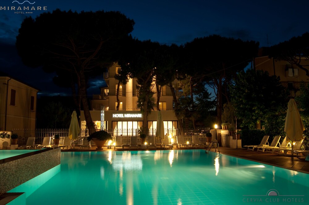 Piscina all'aperto