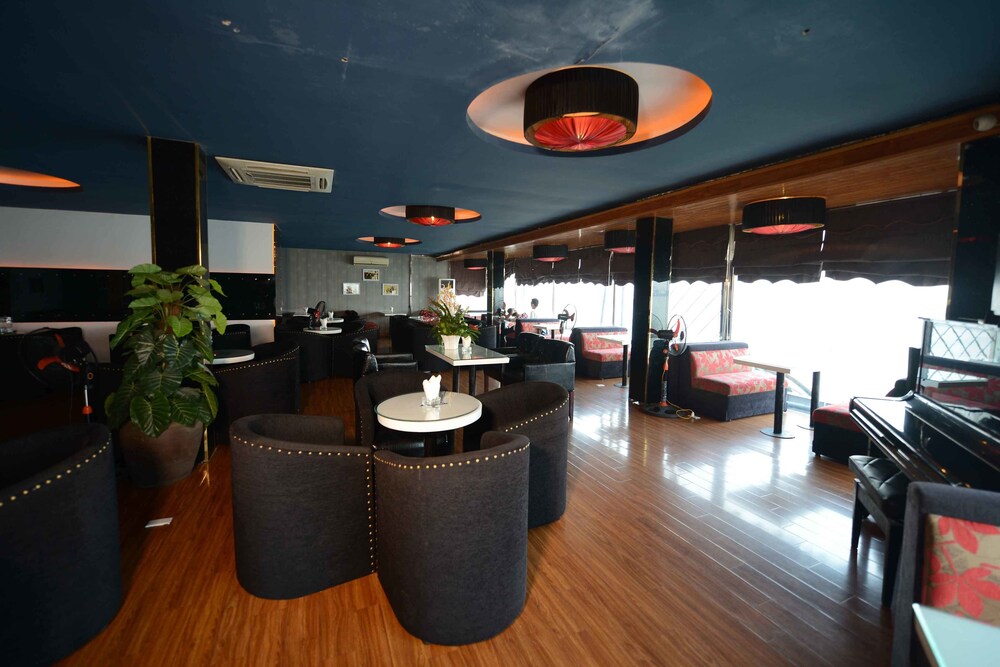 Hotel Lounge