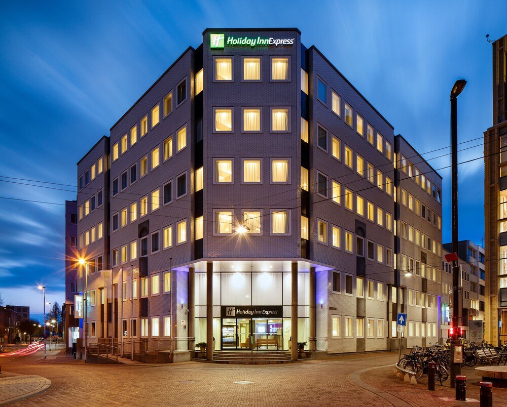 Hotel Front - Evening/Night