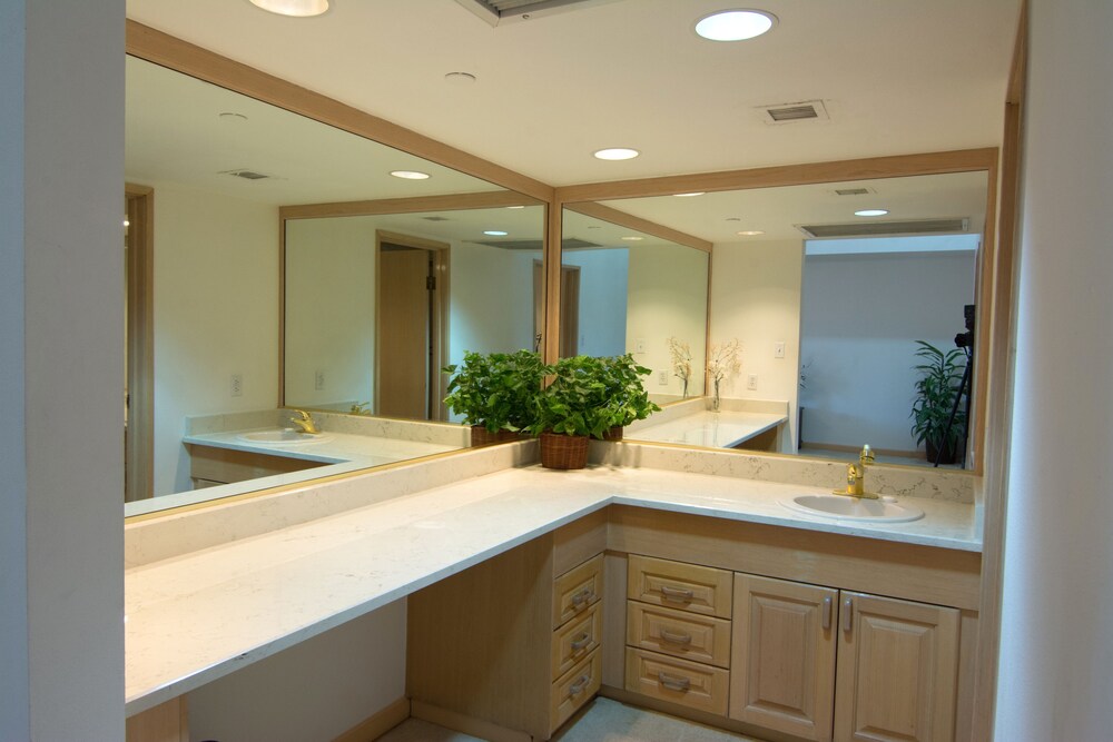 Executive Penthouse, 3 Bedrooms, Kitchen, Ocean View - Bathroom