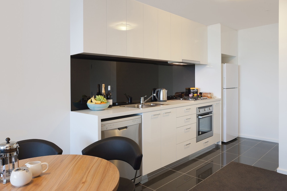 Soho One Bedroom Apartment - In-Room Kitchen