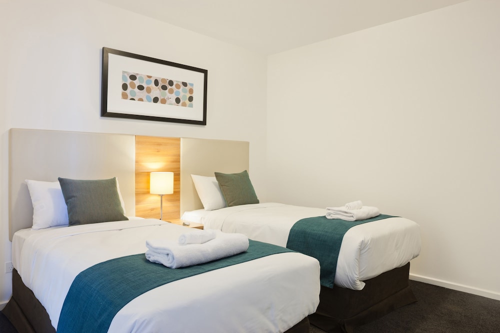 Executive Two Bedroom Apartment - Twin - Guestroom