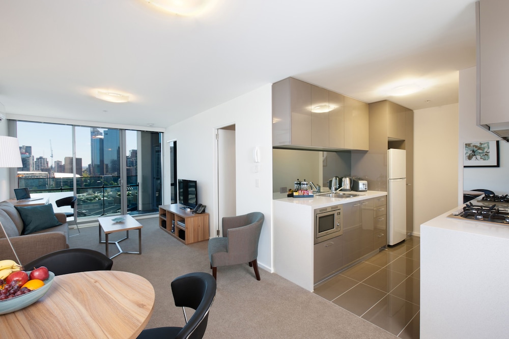 Executive Two Bedroom Apartment - Twin - In-Room Dining