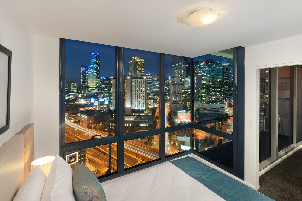 Executive Two Bedroom Apartment - Twin - Guestroom View