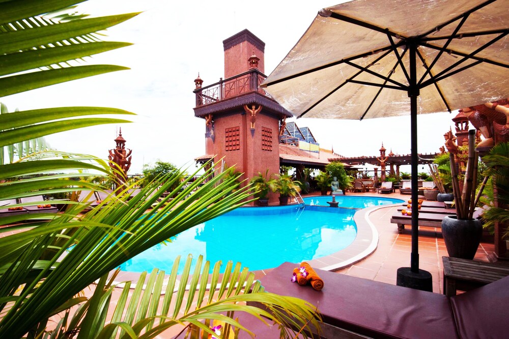 Rooftop Pool