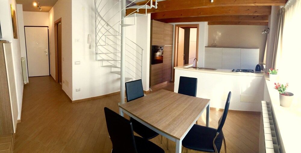 Apartment, 2 Bedrooms - Guestroom