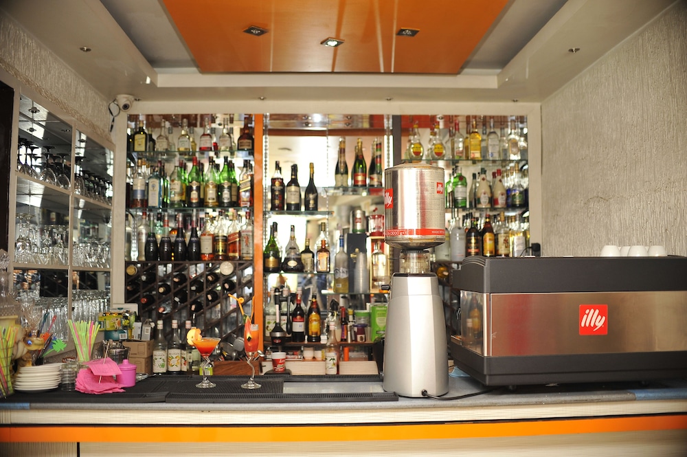 Hotel Bar