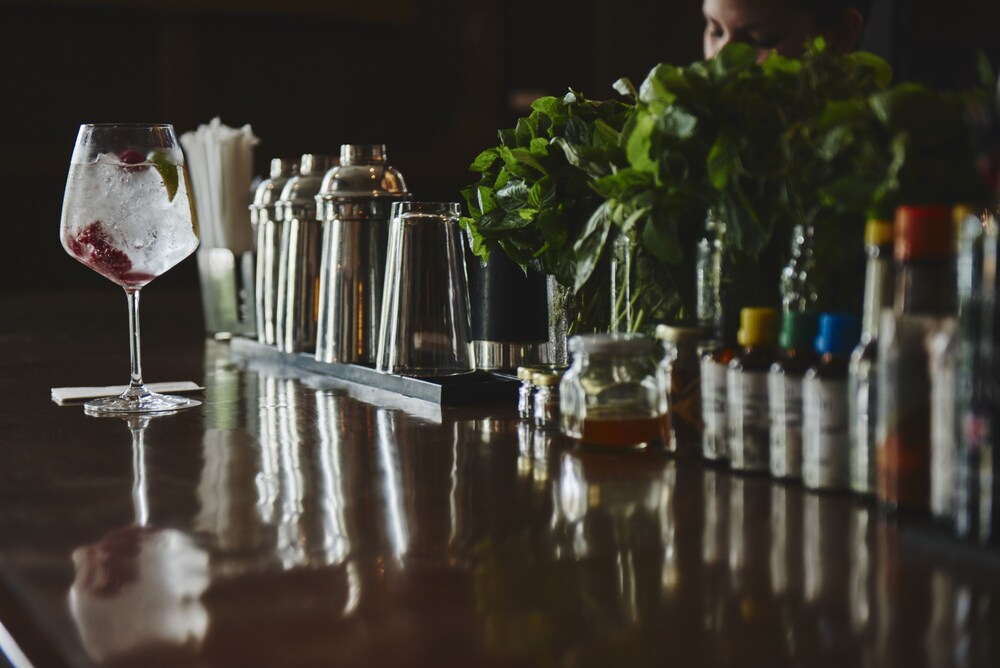 Hotel Bar