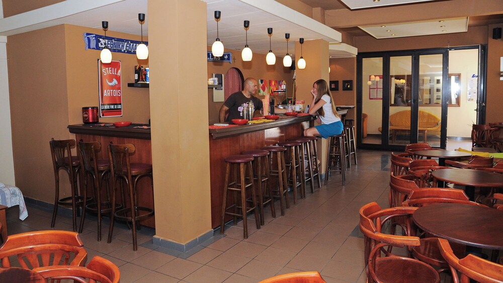 Hotel Bar