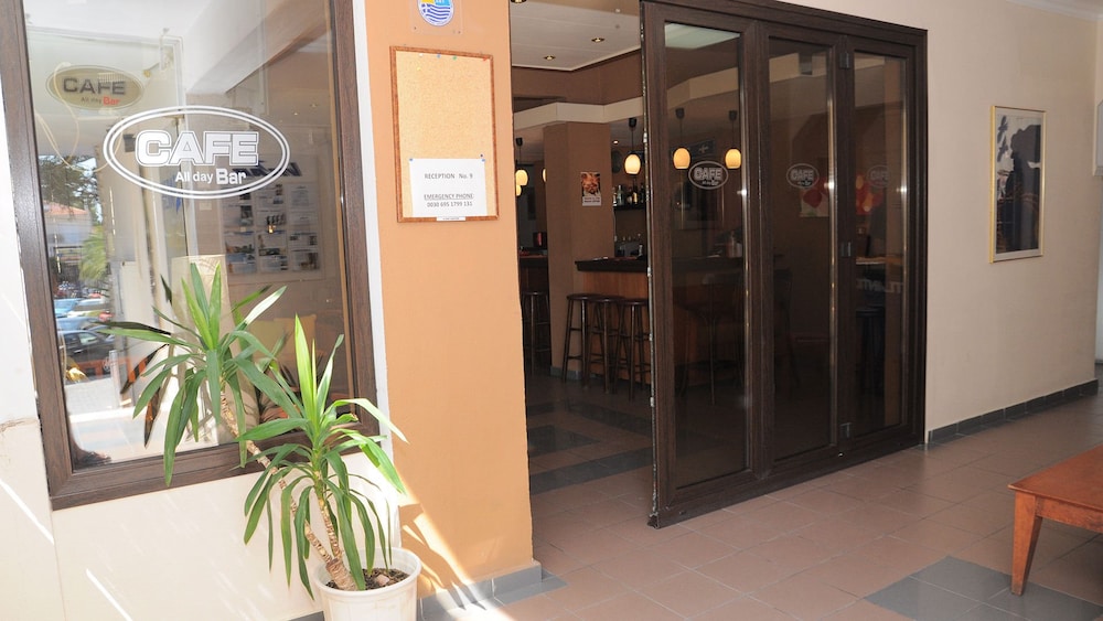 Hotel Bar