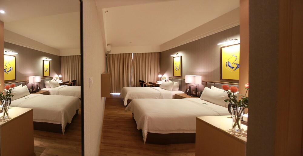Lingnan customs twin bed - Guestroom