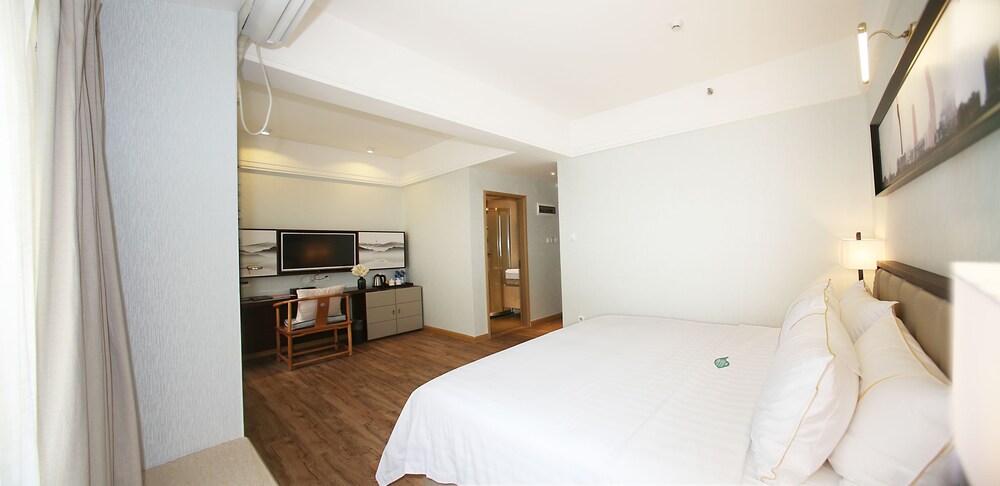 Lingnan customs king bed - Guestroom