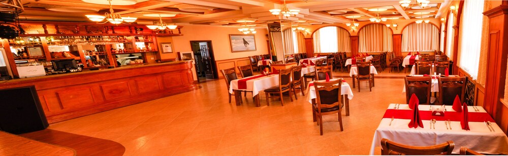 Food Court