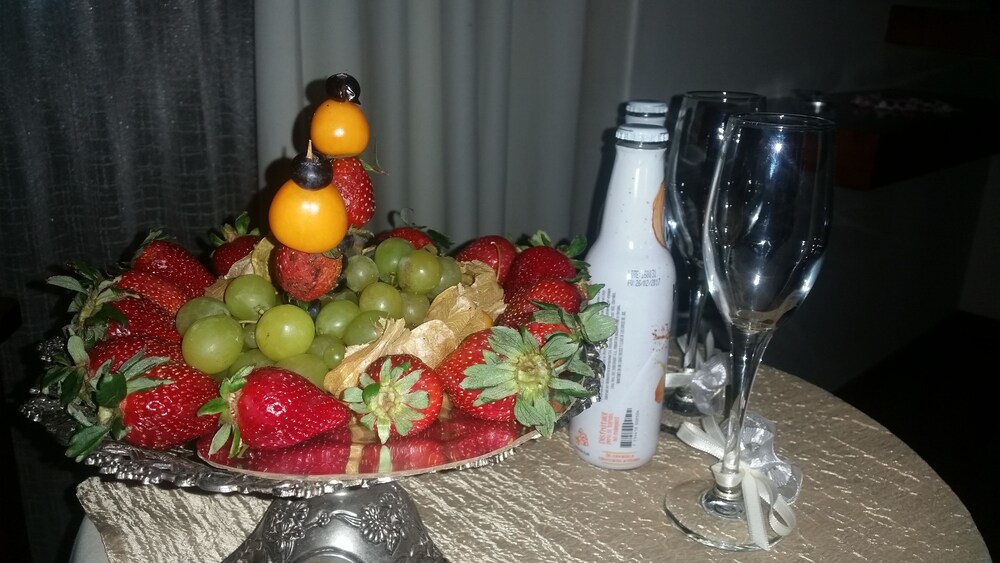 Couples Dining