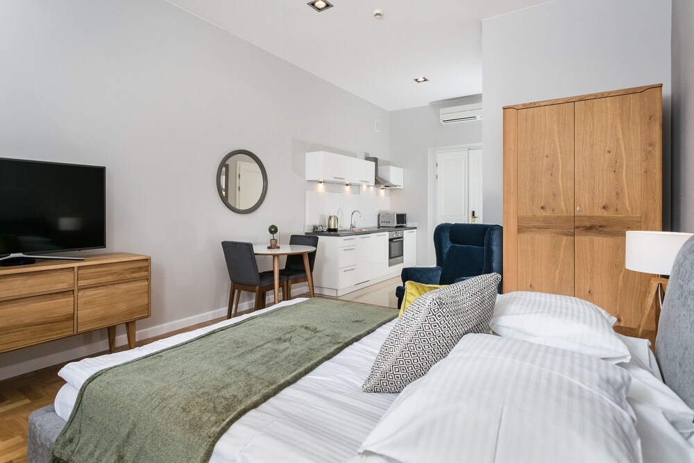 Superior Double Room, View (Main Square) - Guestroom