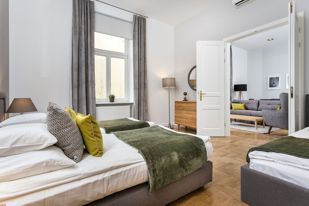 Family Suite - Guestroom