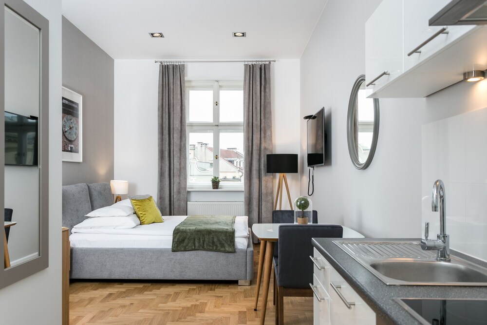 Superior Double Room, View (Main Square) - Guestroom