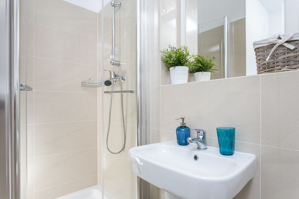Superior Double Room - Bathroom