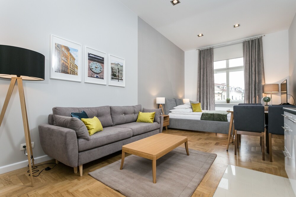 Superior Studio, View (Main Square) - Guestroom