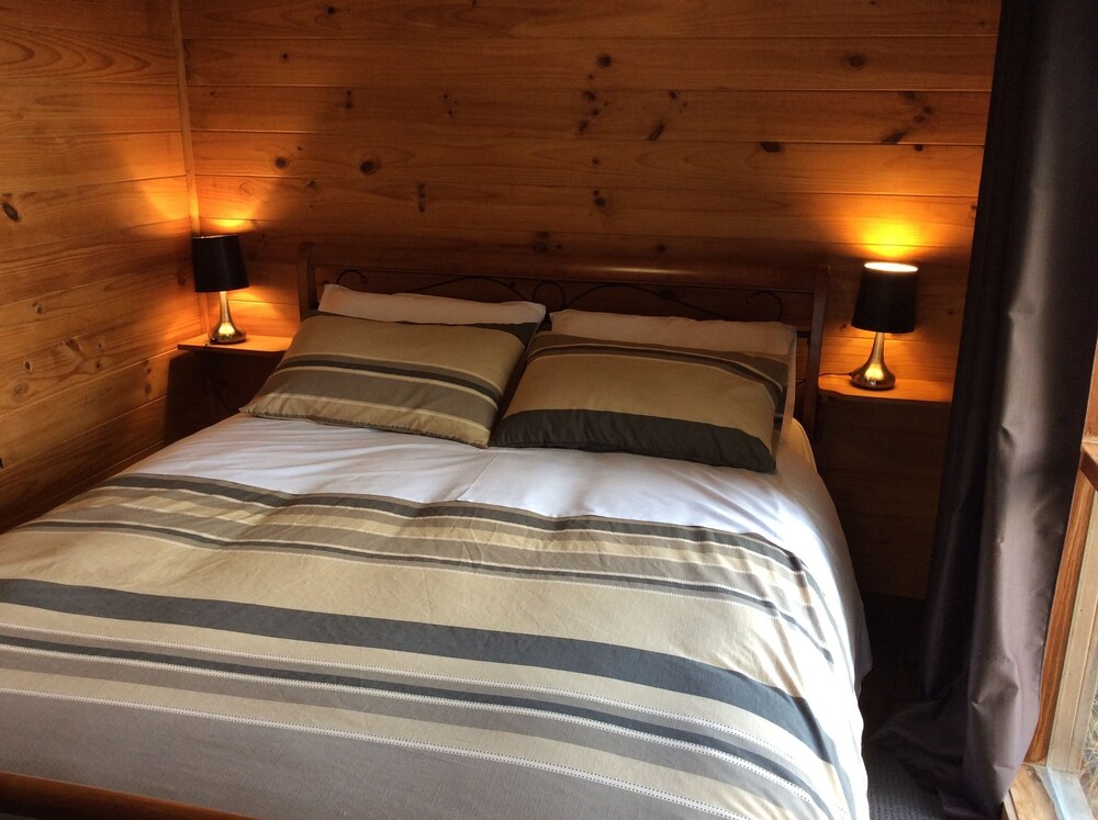 Signature House, 4 Bedrooms, Fireplace, Mountain View - Guestroom