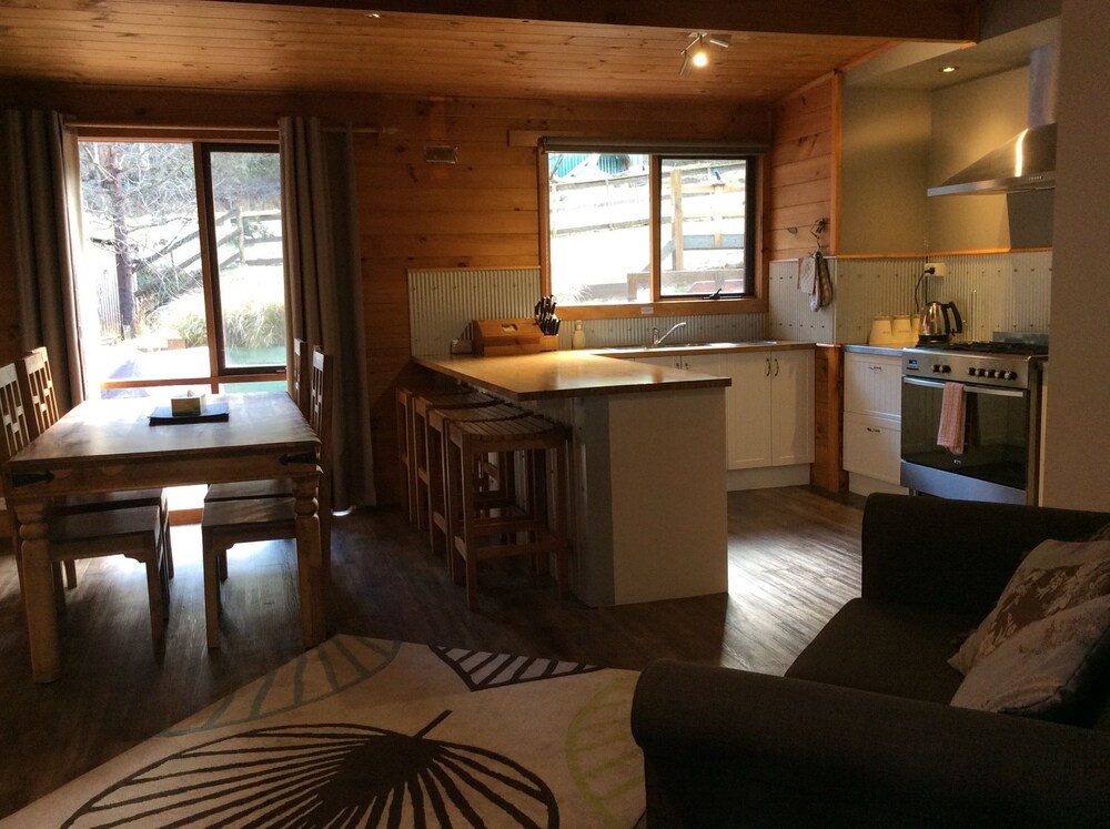 Signature House, 4 Bedrooms, Fireplace, Mountain View - In-Room Kitchen