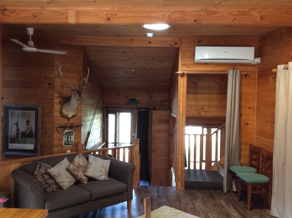 Signature House, 4 Bedrooms, Fireplace, Mountain View - Guestroom