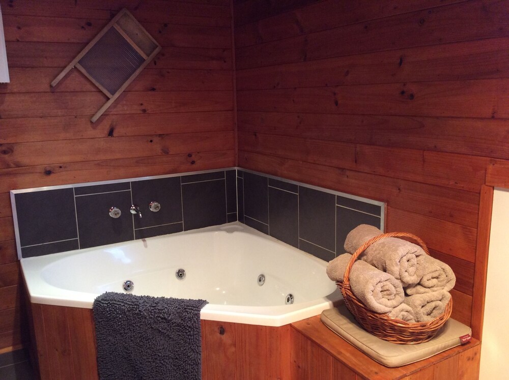 Signature House, 4 Bedrooms, Fireplace, Mountain View - Jetted Tub