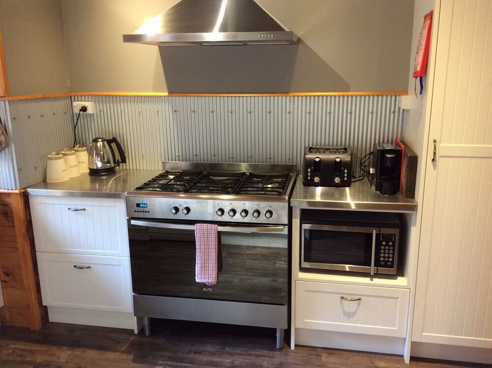 Signature House, 4 Bedrooms, Fireplace, Mountain View - In-Room Kitchen