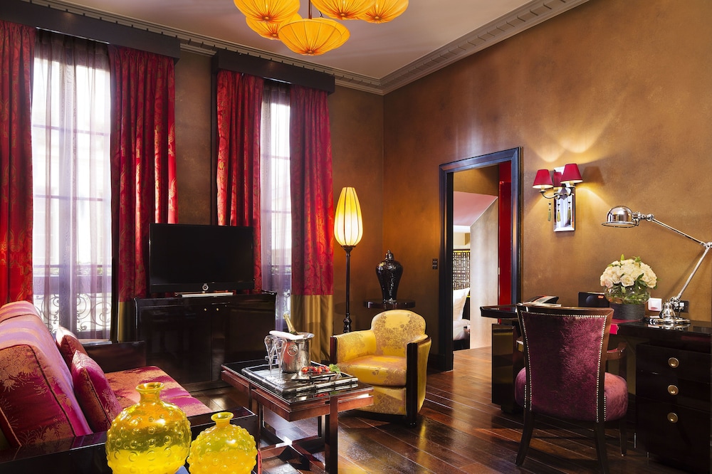 Executive Lounge