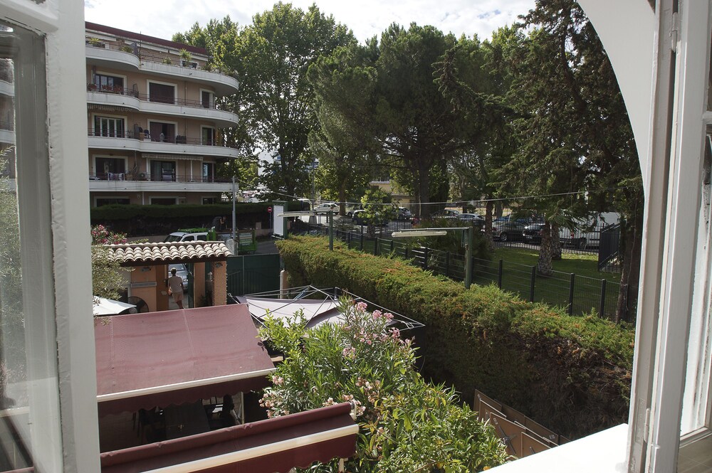 Guestroom View