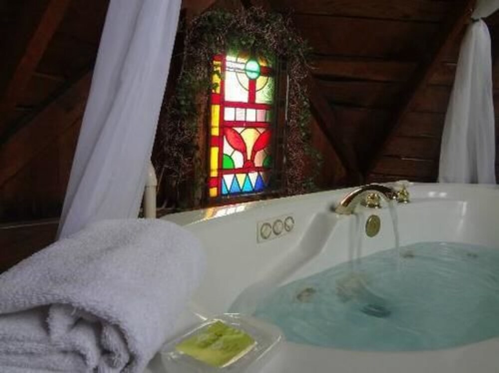 Jetted Tub
