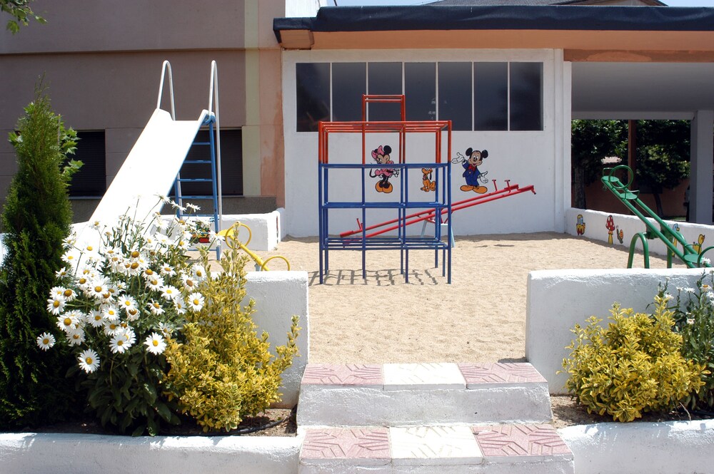 Zona de juegos infantil al aire libre