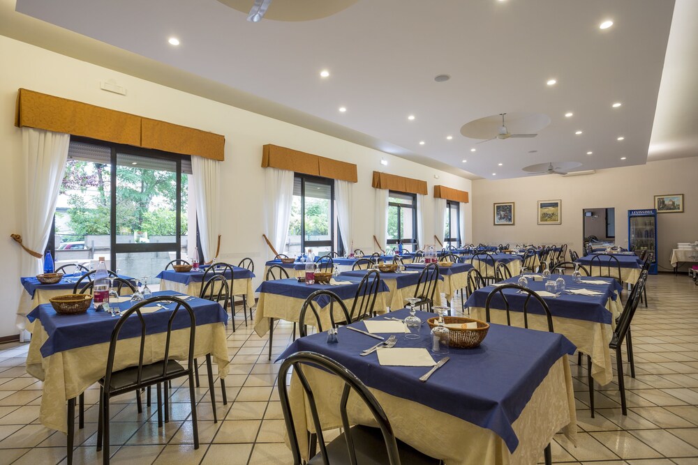 Family Dining