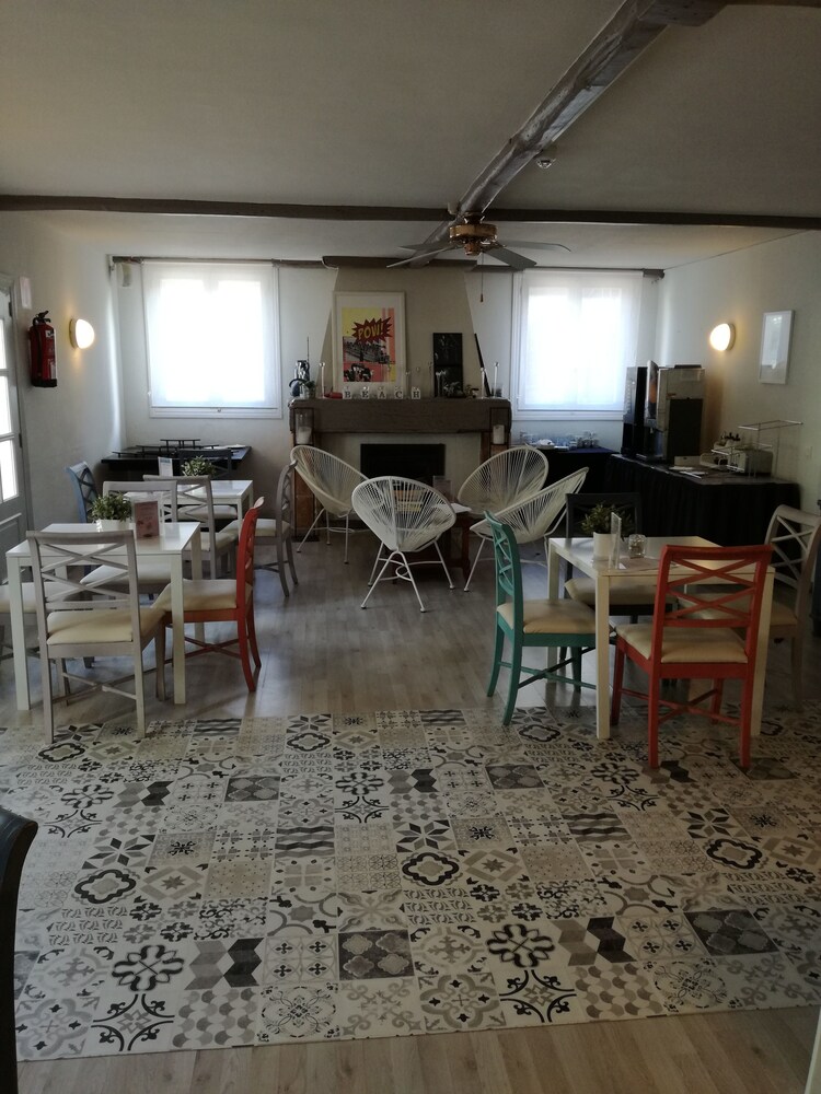 Hotel Bar
